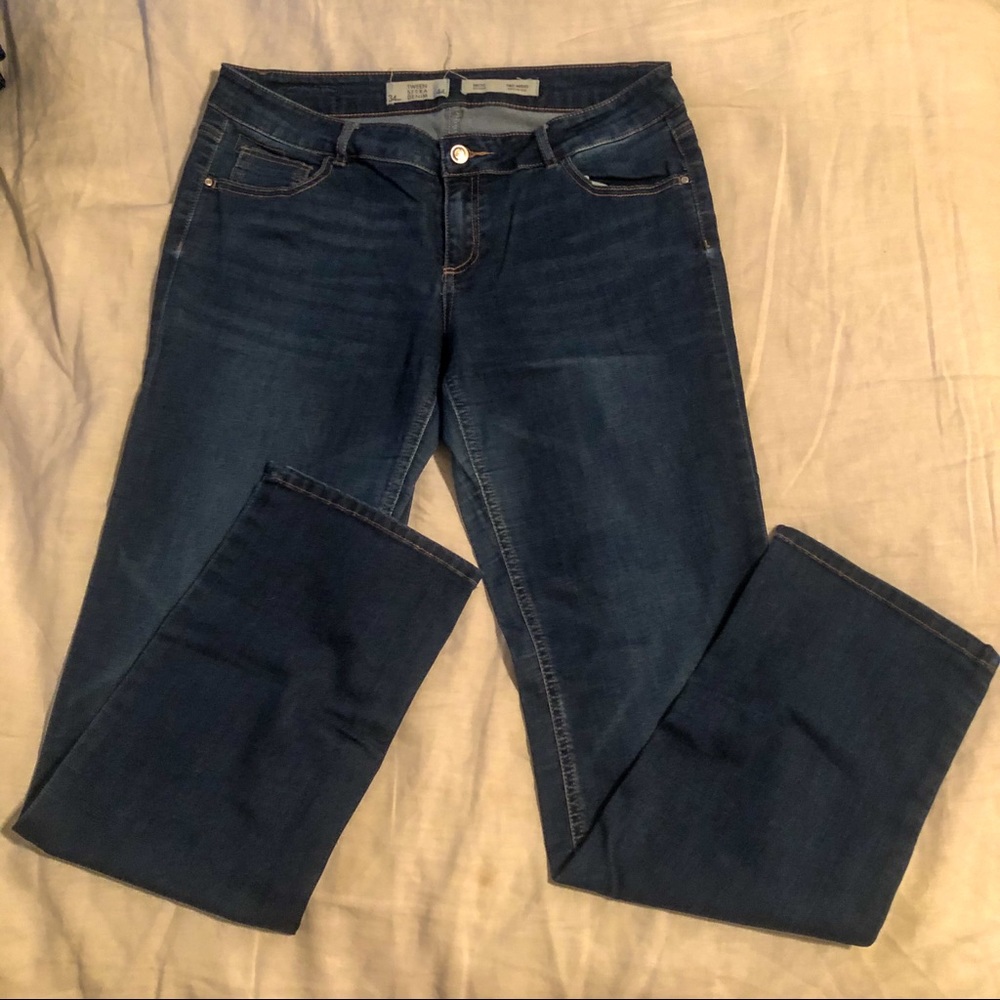 Mid-Rise Dark-Wash Straight Leg Jeans